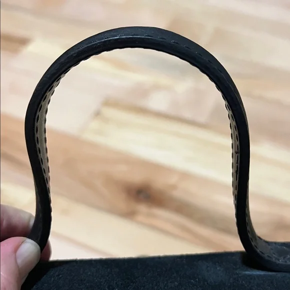 Chic Black Leather Satchel - Picture 16 of 17